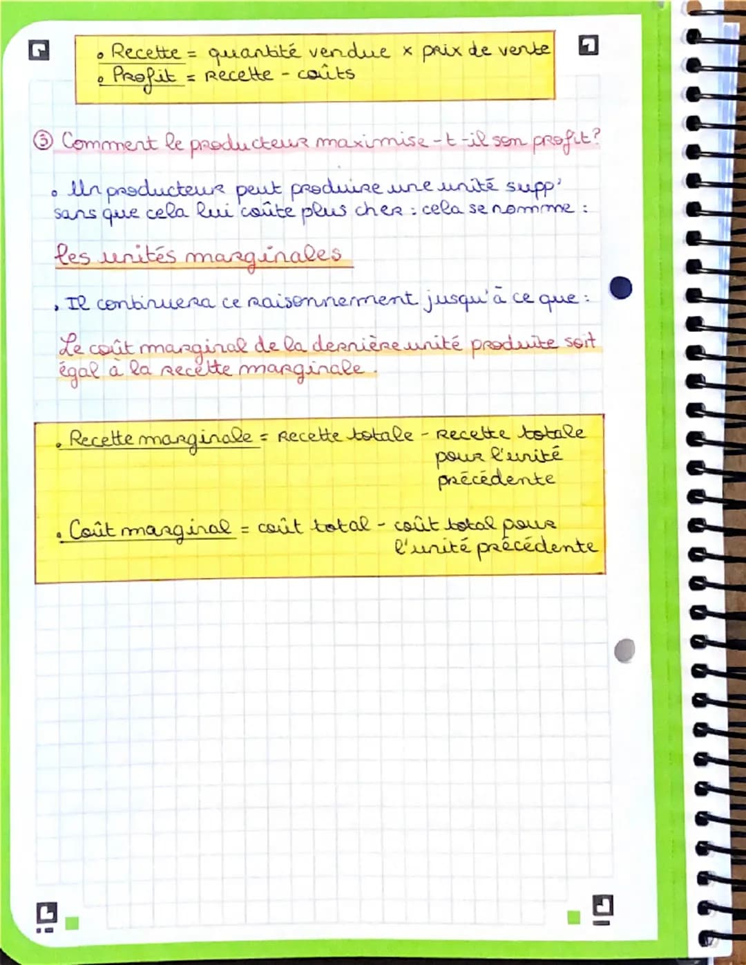--- OCR Start ---
LES DECISIONS DU PROD. ECO 3
①Qu'est-ce que la production en économie?
La production est effectuée
par des producteurs
div