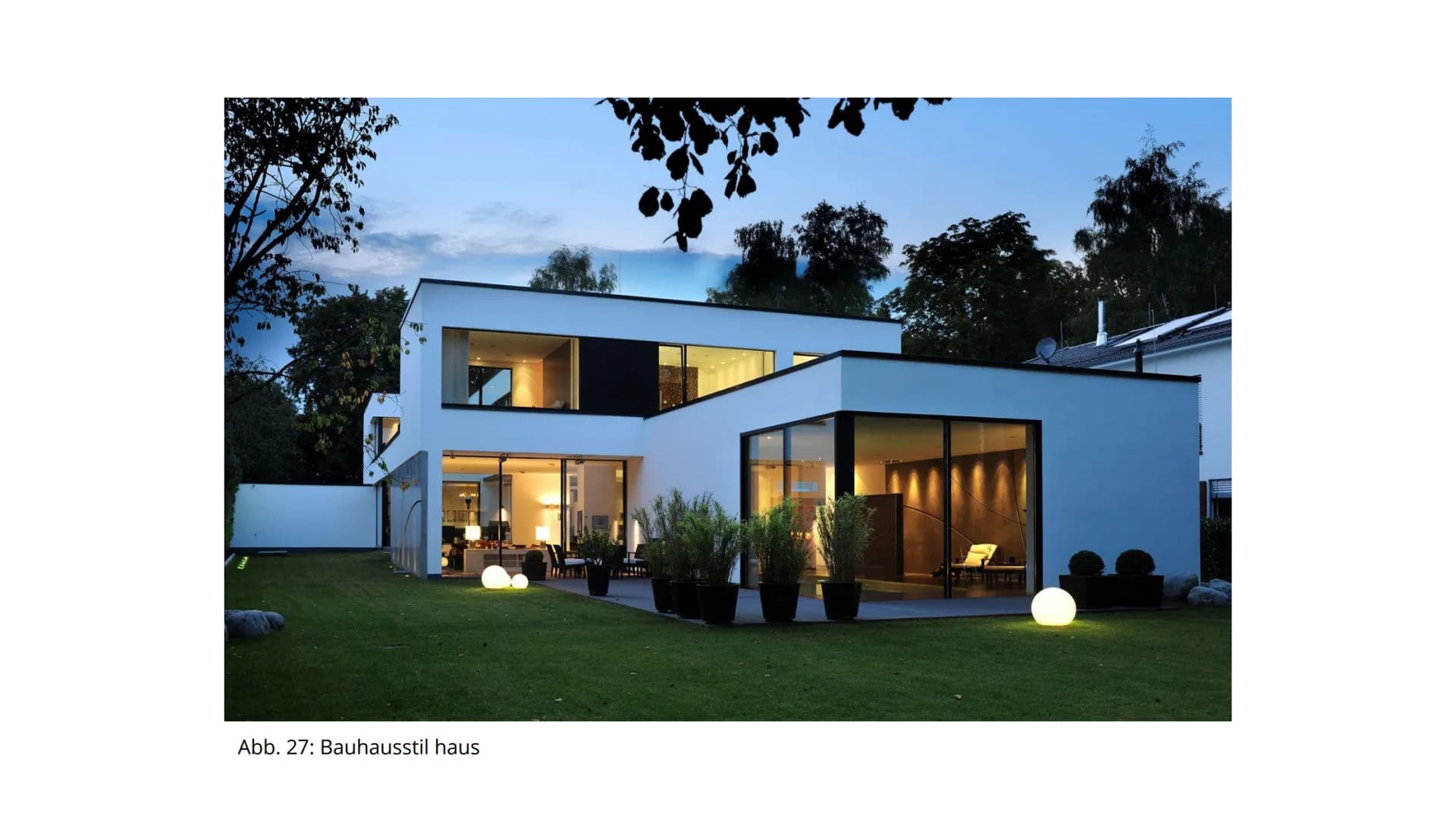 Abb. 27: Bauhausstil haus # Das Bauhaus

Melissa und Sharon # Gliederung

1. Definition und zeitliche Einordnung
2. Herkunft und Verbreitung