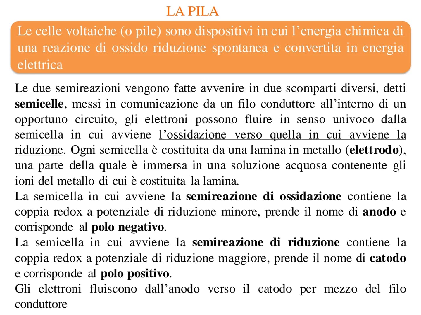 Elettrochimica L'elettrochimica studia sia i
fenomeni che avvengono in un sistema
chimico al passaggio di corrente
elettrica (celle elettrol
