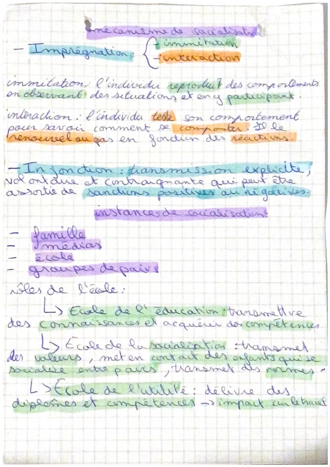 # SES

socialisation

La socialisation est le processus par lequel les
individus apprennent et intériorisent les normes
et valeurs de leur s