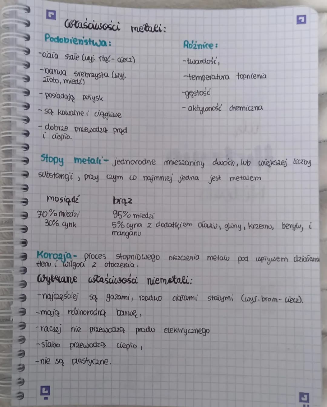 # Chemia

Substancja- fragment materiü o określonych właściwościach fizycznych i
chemicznych

Materia- wszystko to, co nas otacza

Substancj