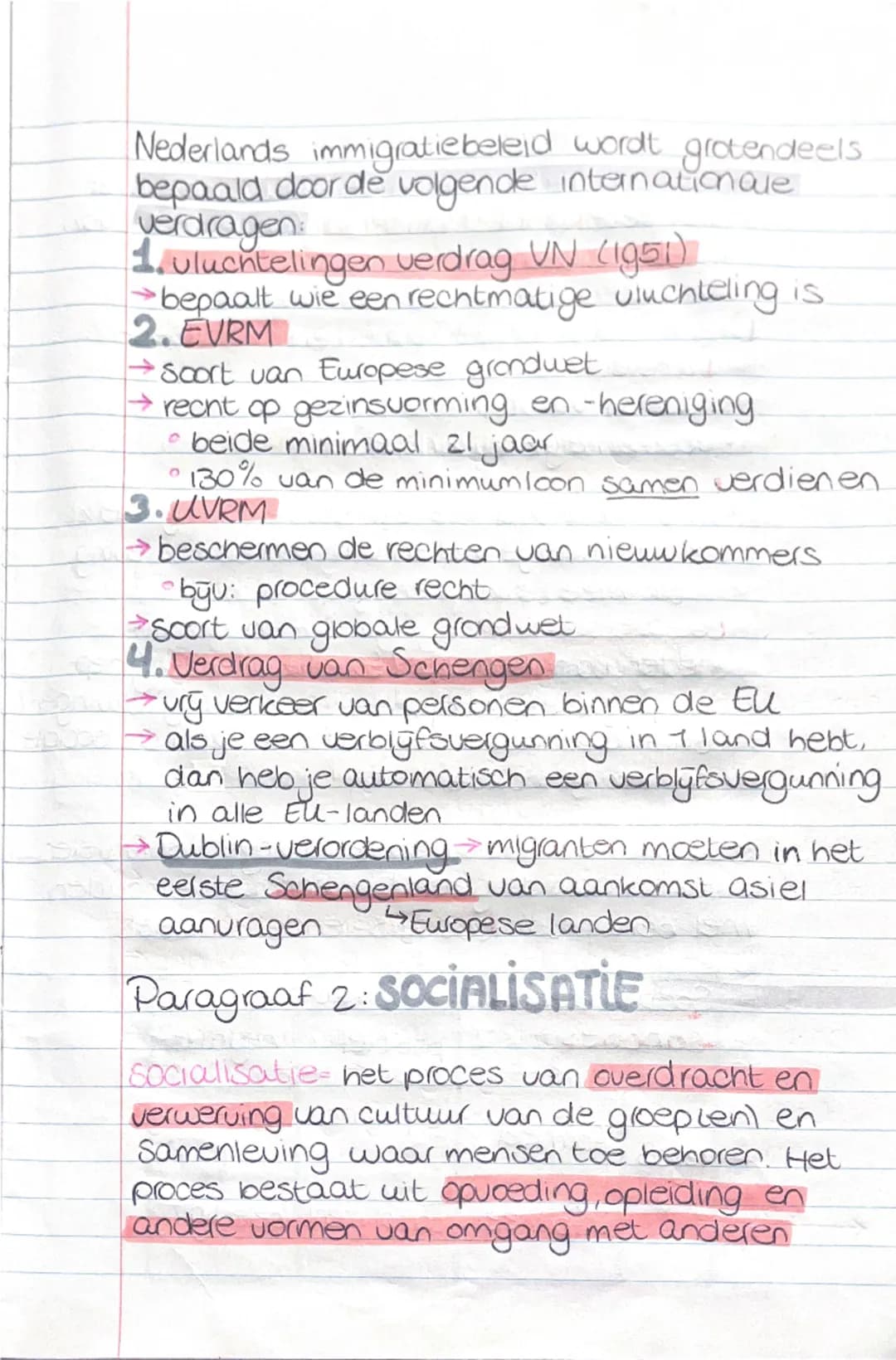 # Hoofdstuk 4

Paragraaf 1: PLURIFORME SAMENLEVING

Cultuur = alle waarden, normen en gewoonten die mensen binnen een groep of een samenlevi
