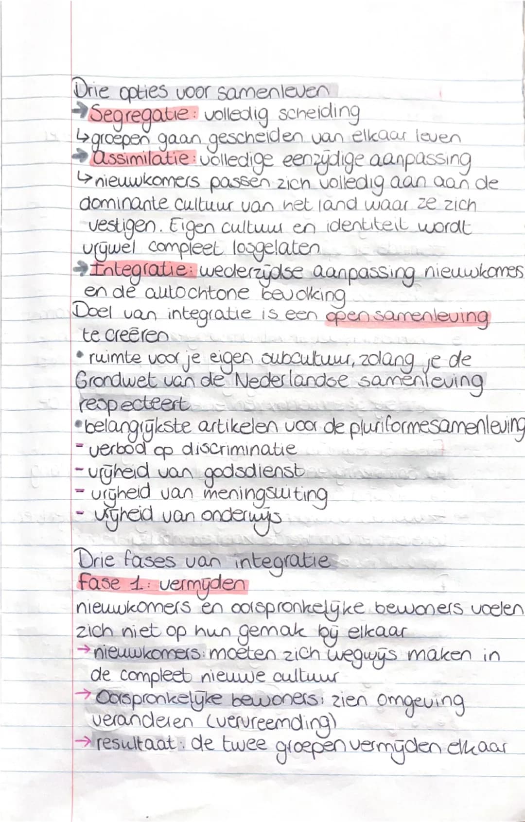 # Hoofdstuk 4

Paragraaf 1: PLURIFORME SAMENLEVING

Cultuur = alle waarden, normen en gewoonten die mensen binnen een groep of een samenlevi