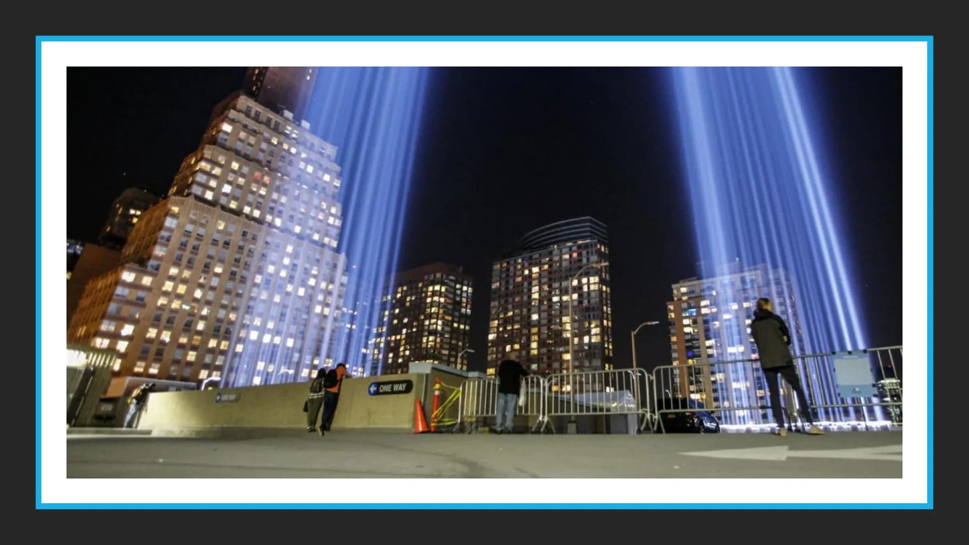 # Nine-Eleven

WIE EIN TAG DIE WELT VERÄNDERTE # Gliederung

• Grundlegende Informationen

• Die Flüge

• Orte der Anschläge

- Denkmale

• 