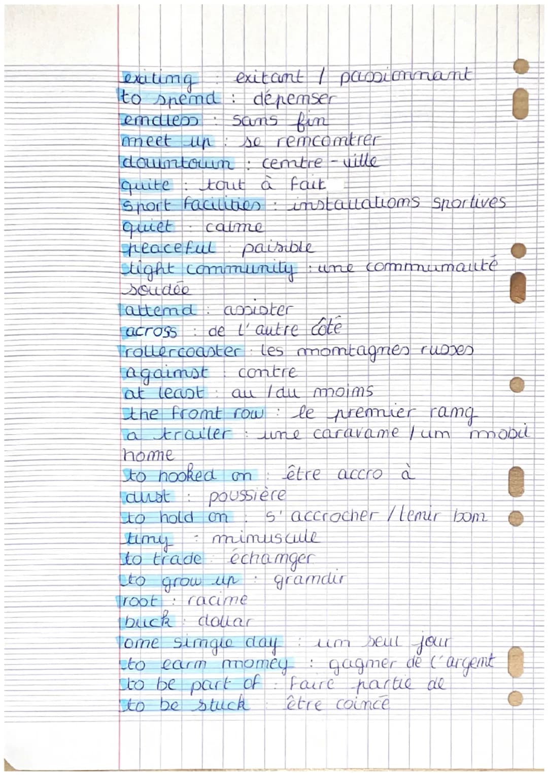 ANGLAIS
UNIT 3 Small Town
VOCABULARY:
countryside campagne,
hometown: wile maisom (d'où l'on viemi)
Factory
Steel
métal
Le Lycee
college