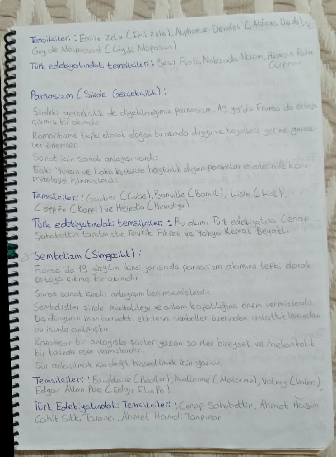 # Edebiyat ve Toplum ilişkisi
Edebiyat: Olay, duşünce, duygu ve hayallerin dil aracılığıyla
Sözlü veya yazılı darak biçimlendirilmesi sanat
