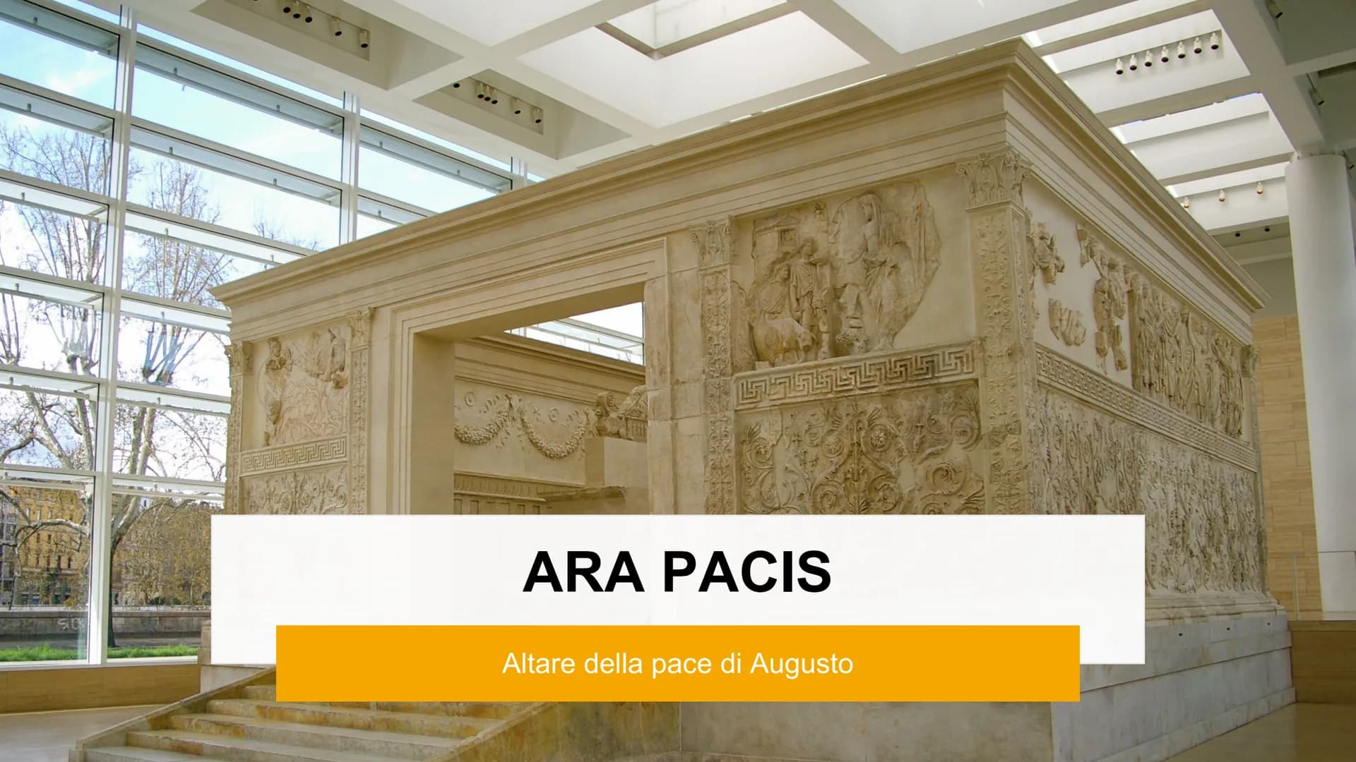 # ARA PACIS
Altare della pace di Augusto # LE ORIGINI
II 4 luglio del 13 a.C., infatti, il Senato decise di costruire un altare dedicato a