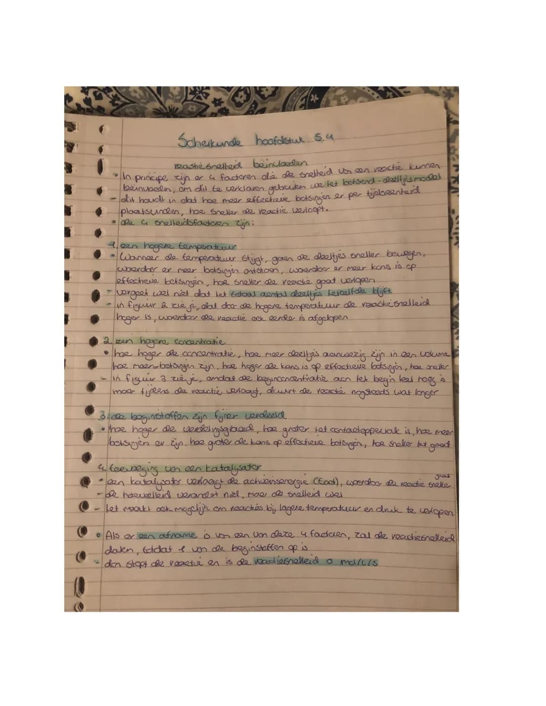 Scheikunde hoofdstuk 5.1
Het Energie - Effect
• elke reactie kent een energie-effect: Bij elke reactie komt dus
energie vrij of is energie