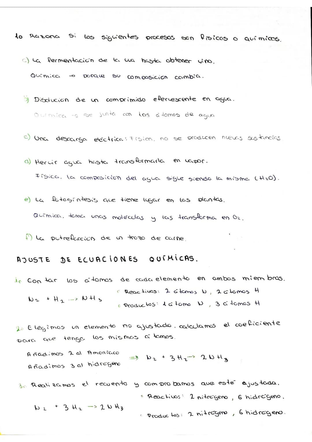 - REACCIONES QUÍMICAS -
- Una reaccicn quimica es cn proceso por el que una
o varias sustancias llamadas reactivos, se transforman
en otras
