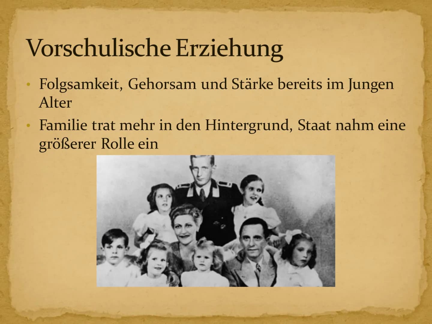 Erziehung im Nationalsozialismus # Inhaltsverzeichnis
1. Kurzbiographie Adolf Hitler
2. Hitlers Erziehungsgrundsätze und -ziele
3. Vorschul