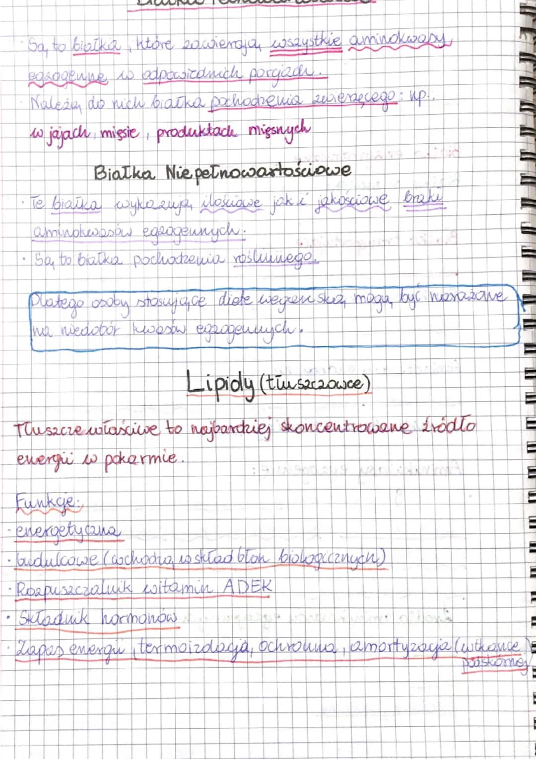 Skizdnikami pokarmu sa: zulapki organiczne (sacharydy,
biatka, lipidy) i nieorganiczne (woda, sde mineralne)
Sacharydy (Cukry)
Cukrny prys