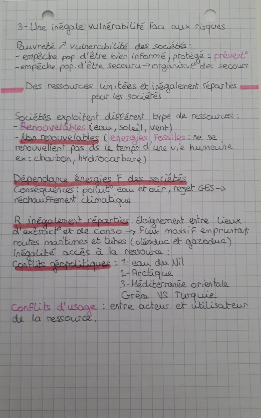 # RISQUES ET post 1
GESTION DES RESSOU-
RCES DANS LE MONDE
Ressources naturelles: elements de La nature exploités
pow lew activités
Contra