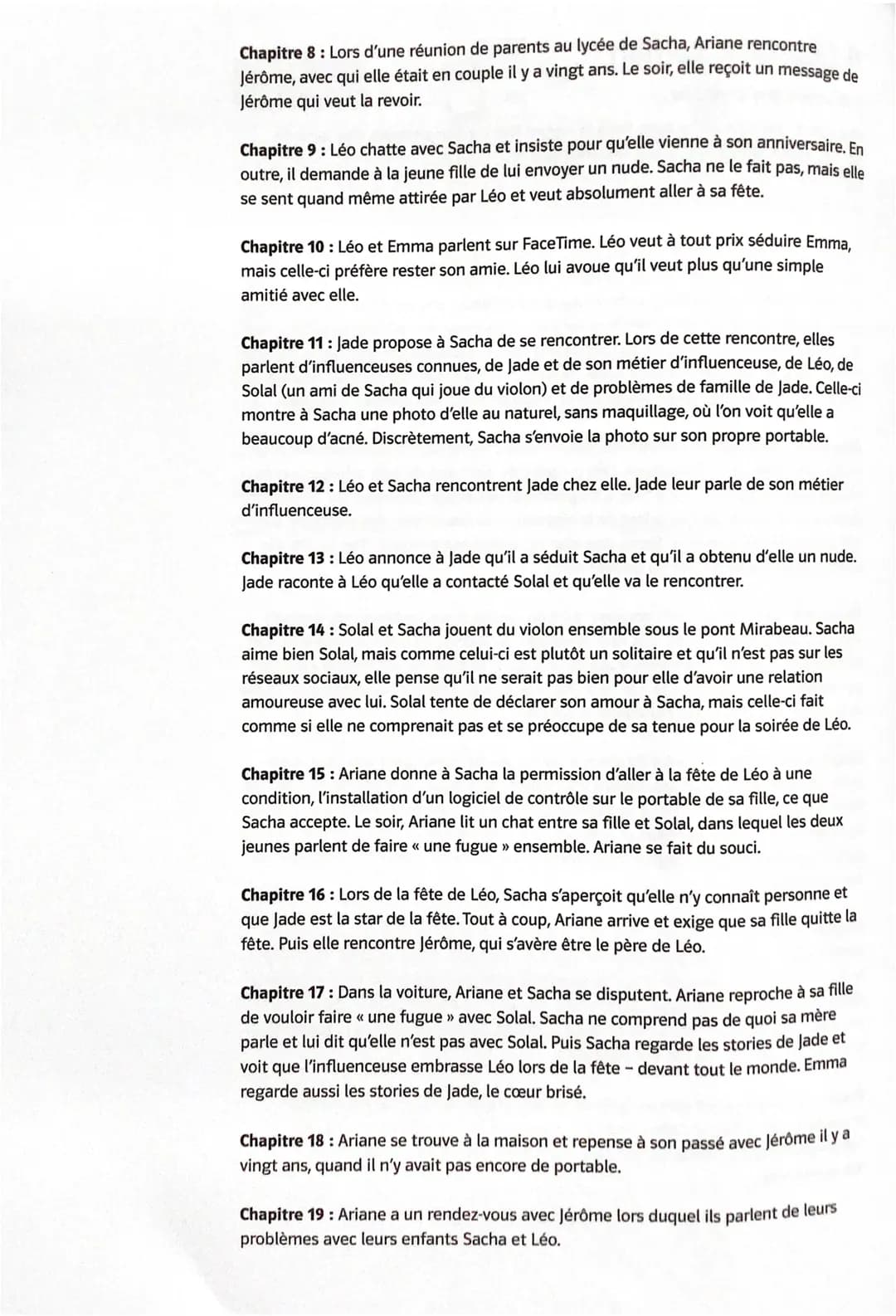 II Über den Roman
1 Résumé par chapitre
Chapitre 1: Sacha marche dans Paris le regard fixé sur son portable. Elle regarde
sur Instagram le