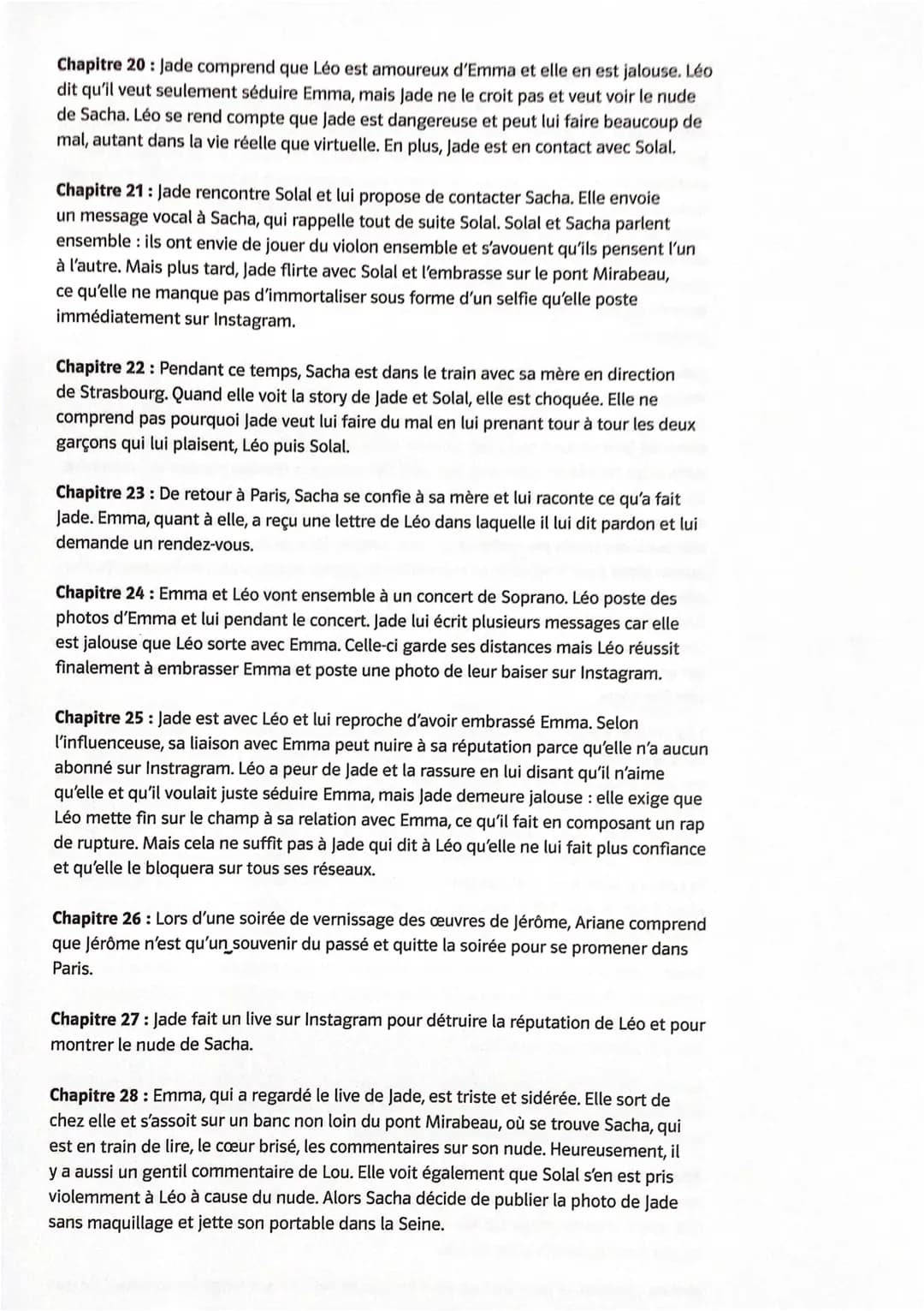 II Über den Roman
1 Résumé par chapitre
Chapitre 1: Sacha marche dans Paris le regard fixé sur son portable. Elle regarde
sur Instagram le
