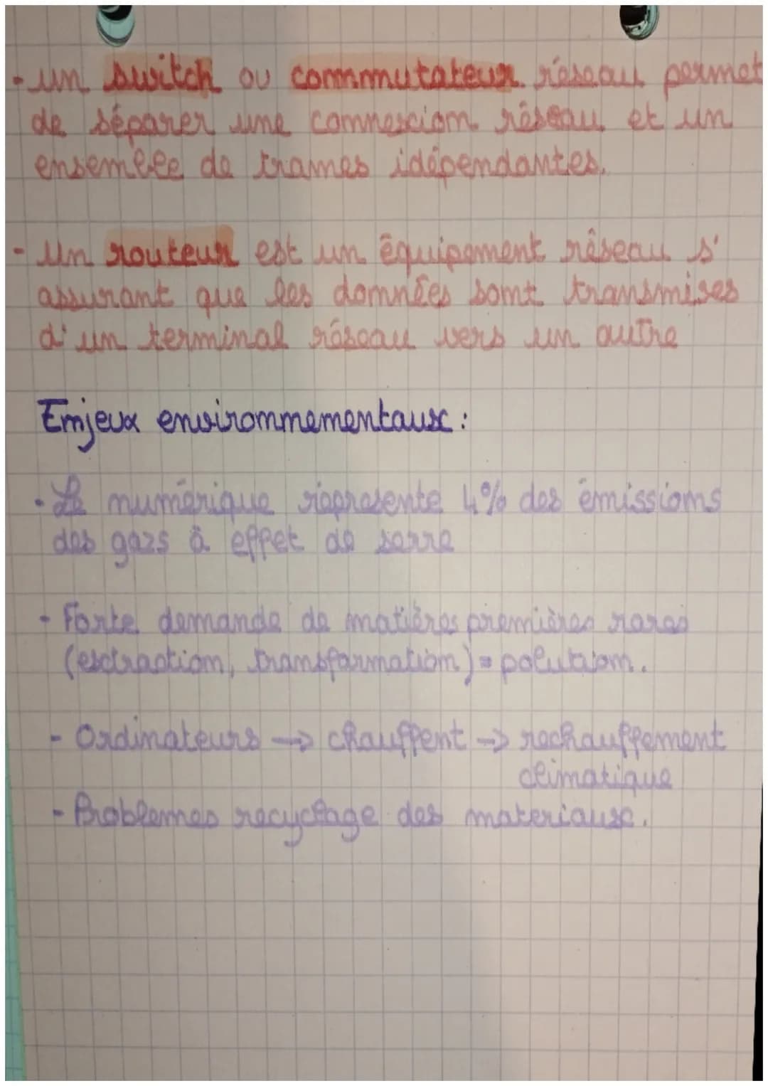 # Le fonctiommememt
# d' Imtermet
SNT
1957: créatiom de l' ARPA qui deviendra un
Créseau aux Etats. Umis.
1973: création du protocole TCP q