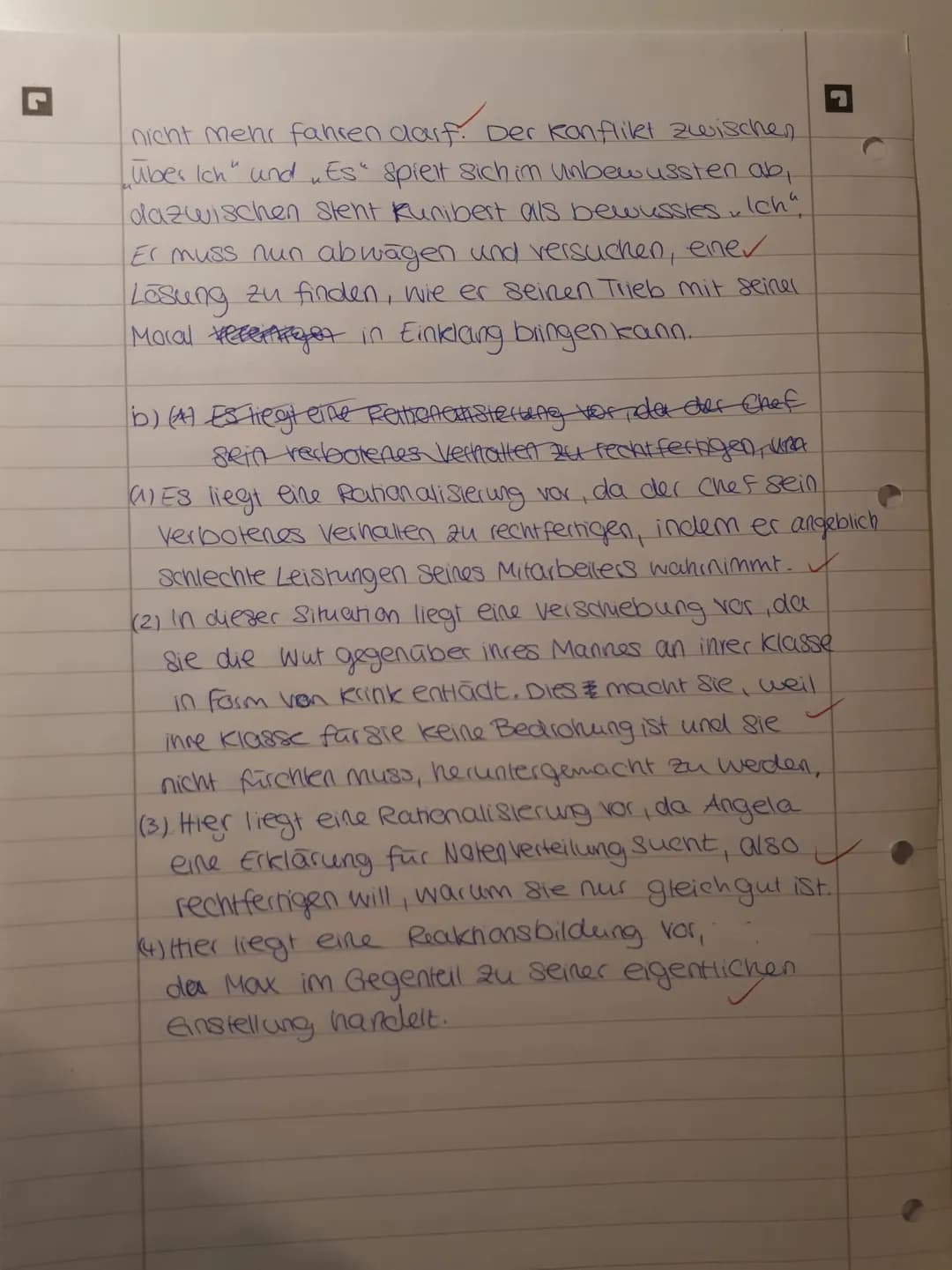 1. Unterrichtsnote:
Aufgabe 1: Wahrnehmung
Viel Erfolg!
a) Erklären Sie aus wahrnehmungspsychologischer Perspektive, warum die meisten Mens
