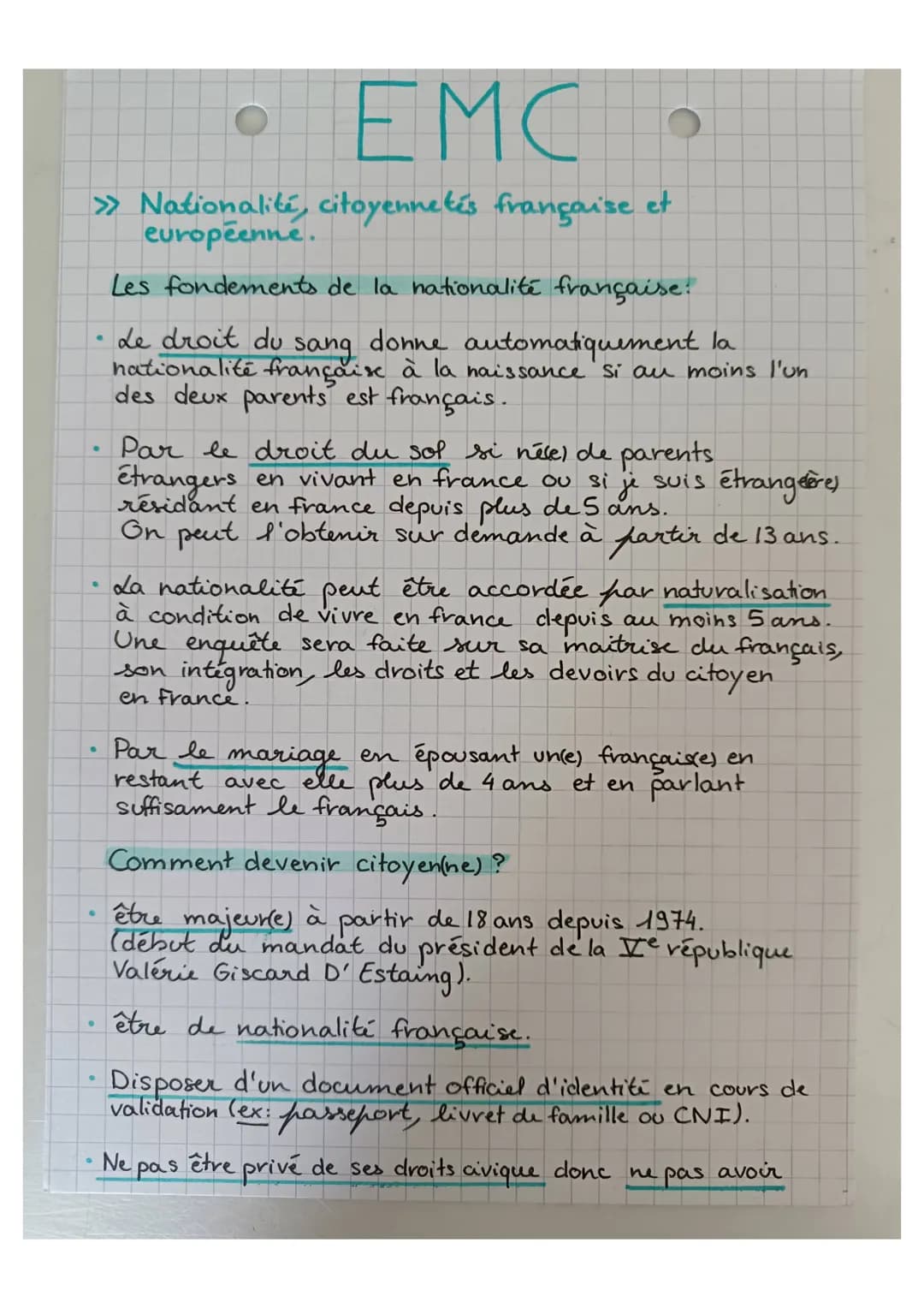 ・EMC。
>> Nationalité, citoyennetés française et
européenne.
Les fondements de la nationalité française:
- Le droit du sang donne automati