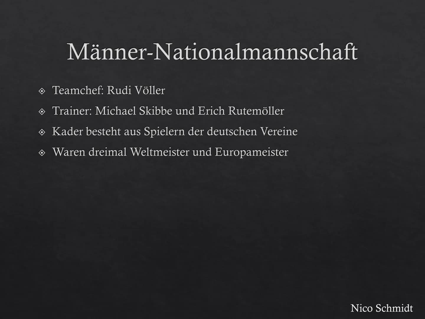 Fußball in Deutschland
Nico Schmidt # Deutscher Fußball-Bund
DEUTSCHER FUSSBALL-BUND
Nico Schmidt # Geschichte
◇ Am 28. Januar 1900 gegr
