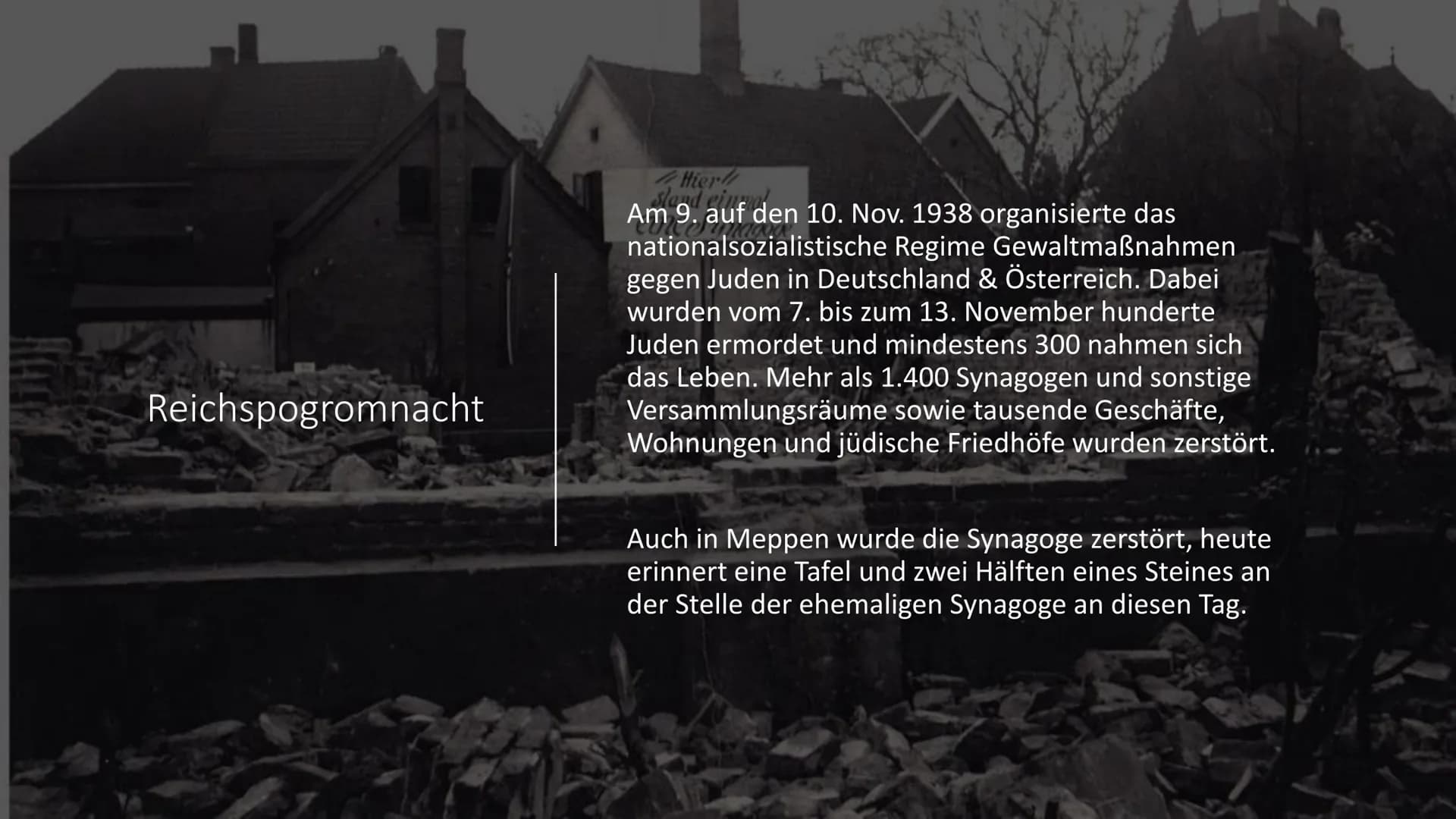 # Holocaust
Von Sarah Rickermann und Gretha Gebken - Was ist Holocaust?
- Ablauf des Holocaustes
- Opfergruppen
Gliederung - Gaskammern
- R