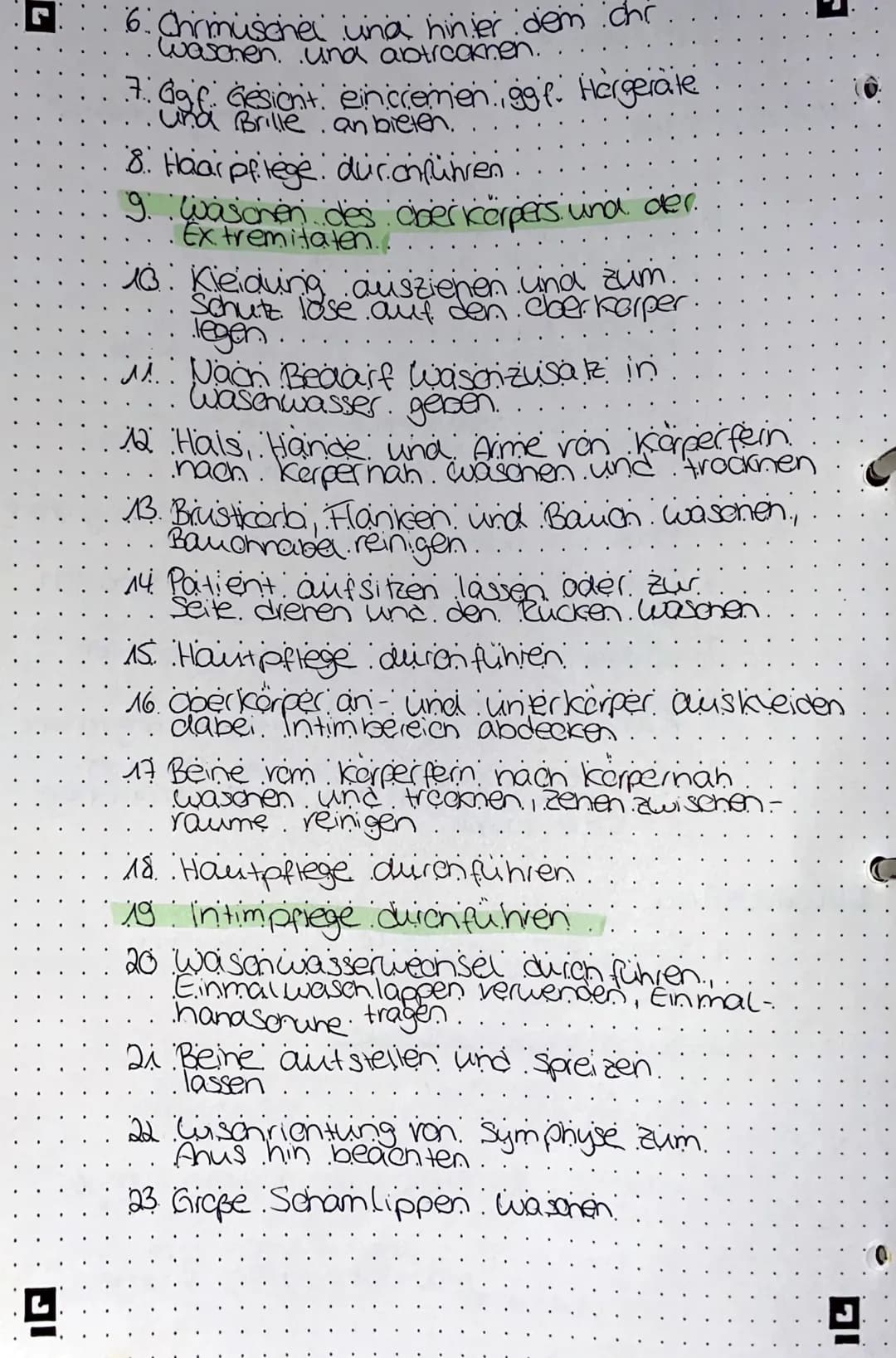 # haut &
körperpflege
VORBEREITUNG
1. Besucher nach draußen bitten.
2. Patient über die Maßnahmen informieren,
Während der Duron fuhru